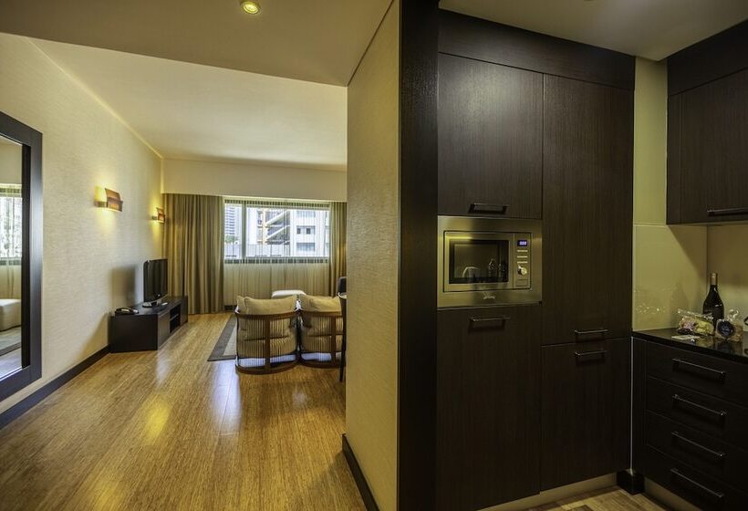 سوئیت پریمیوم, Epic Sana Luanda