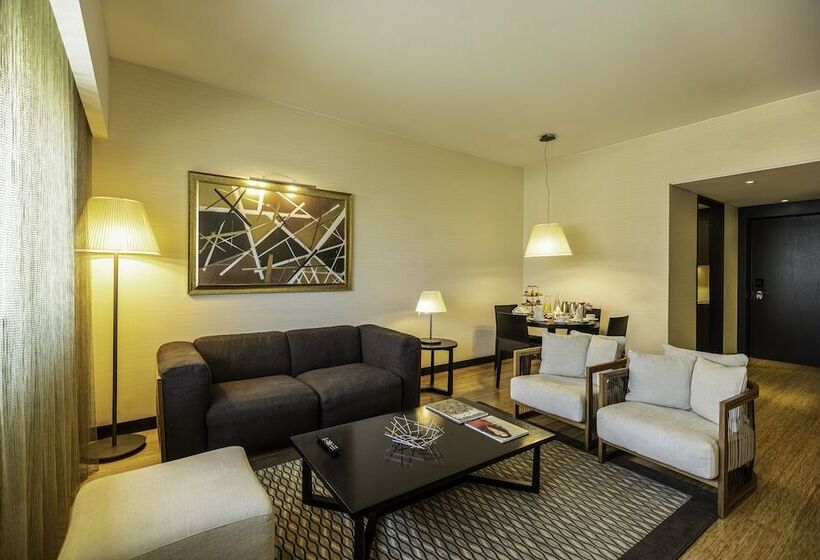 سوئیت پریمیوم, Epic Sana Luanda