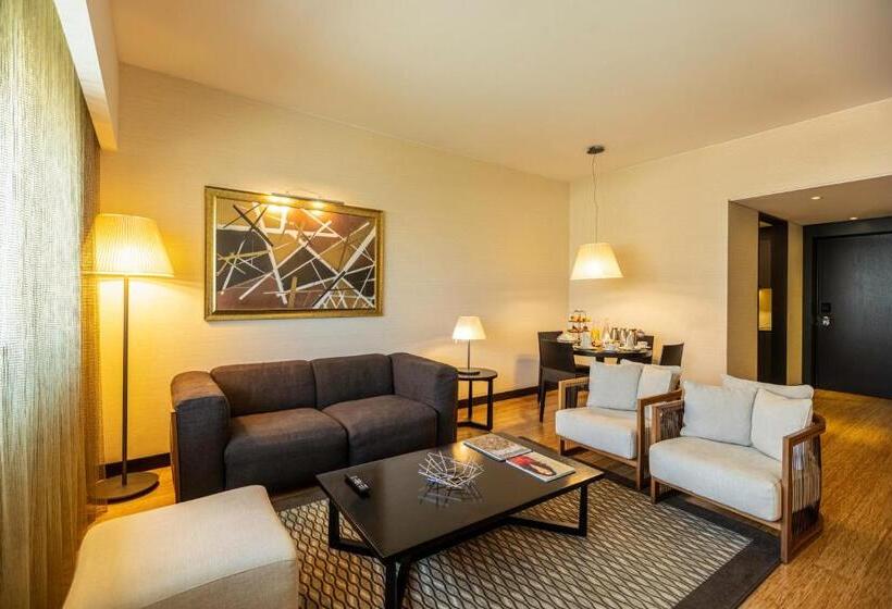 سوئیت پریمیوم, Epic Sana Luanda