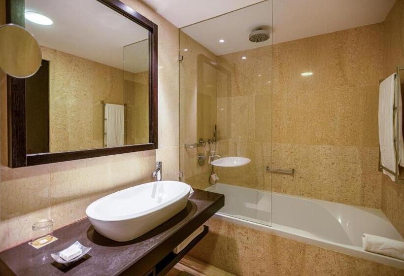 سوئیت پریمیوم, Epic Sana Luanda