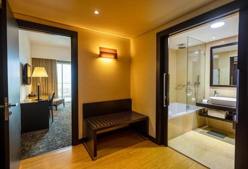 سوییت لوکس, Epic Sana Luanda