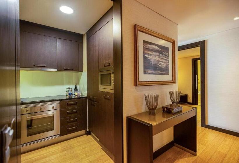 سوییت لوکس, Epic Sana Luanda