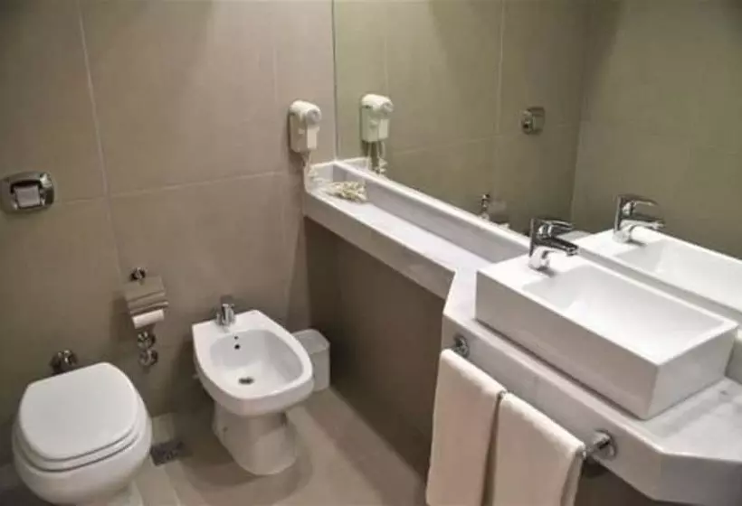 Standard Yhden Hengen Huone, Grand King