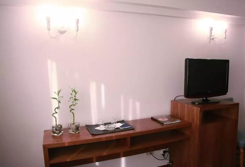 Standard Yhden Hengen Huone, Grand King