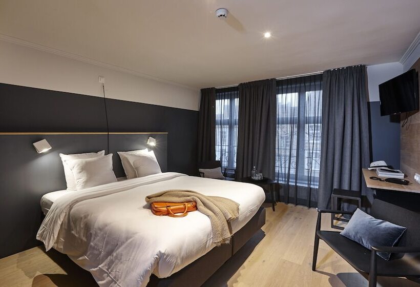 Номер Superior с Видом, Monsieur Ernest