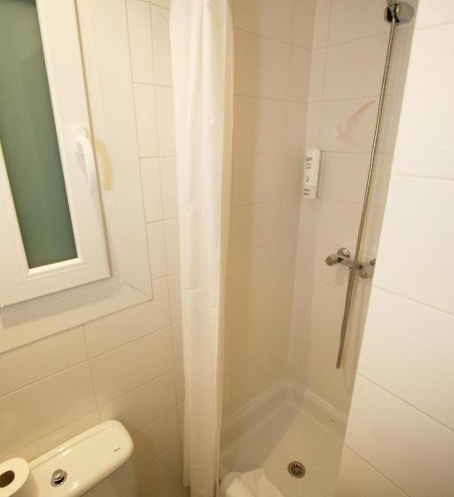 اتاق عادی یک تخته, Pyrenees