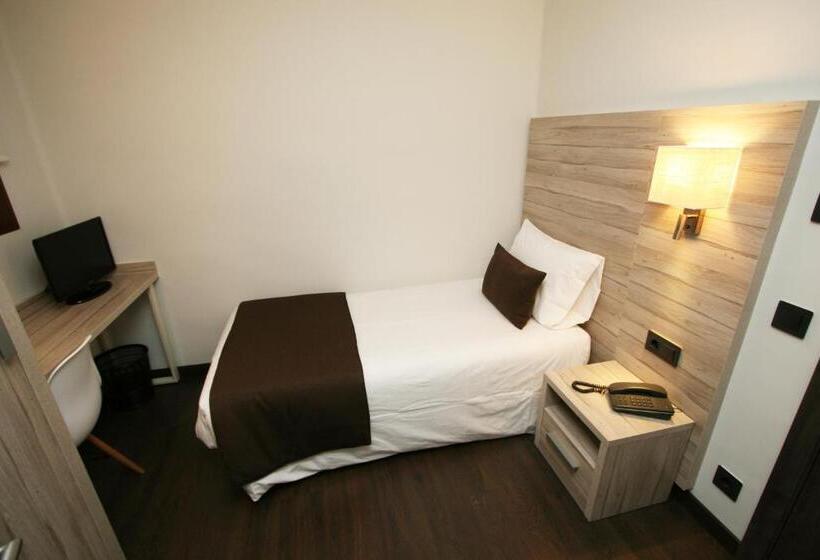 اتاق عادی یک تخته, Pyrenees