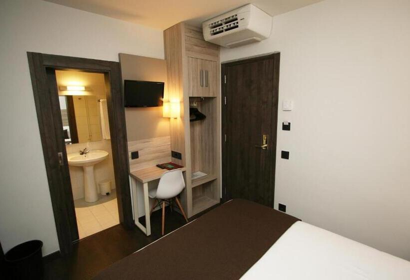 اتاق استاندارد اینتریور, Pyrenees