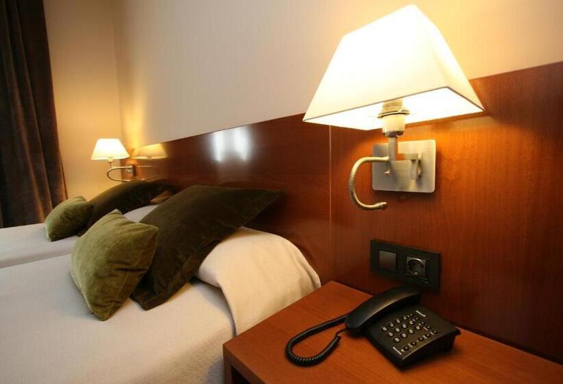 اتاق استاندارد اینتریور, Pyrenees