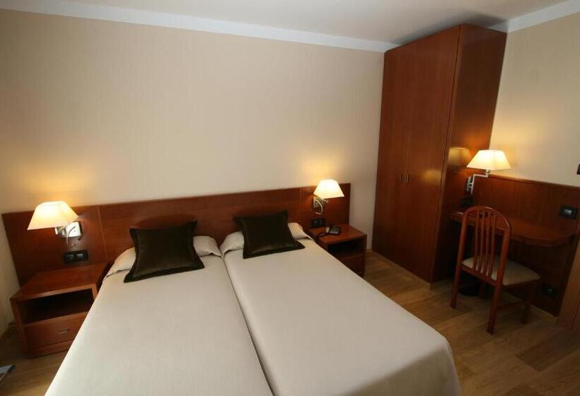 اتاق استاندارد اینتریور, Pyrenees