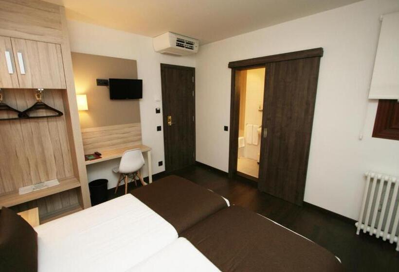 اتاق استاندارد اینتریور, Pyrenees