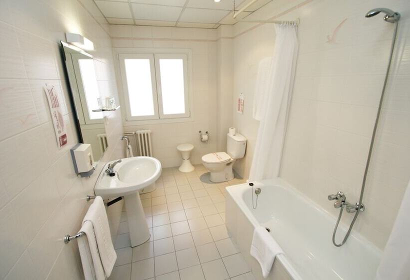 اتاق استاندارد, Pyrenees