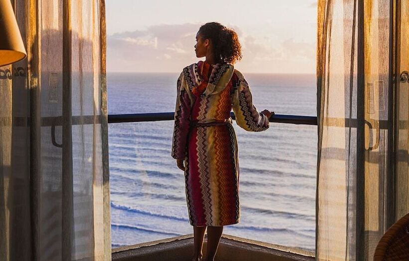 غرفة قياسية مطلّة علي البحر, Qt Gold Coast