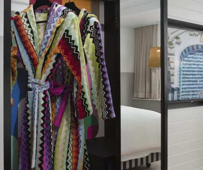 غرفة قياسية مطلّة علي البحر, Qt Gold Coast