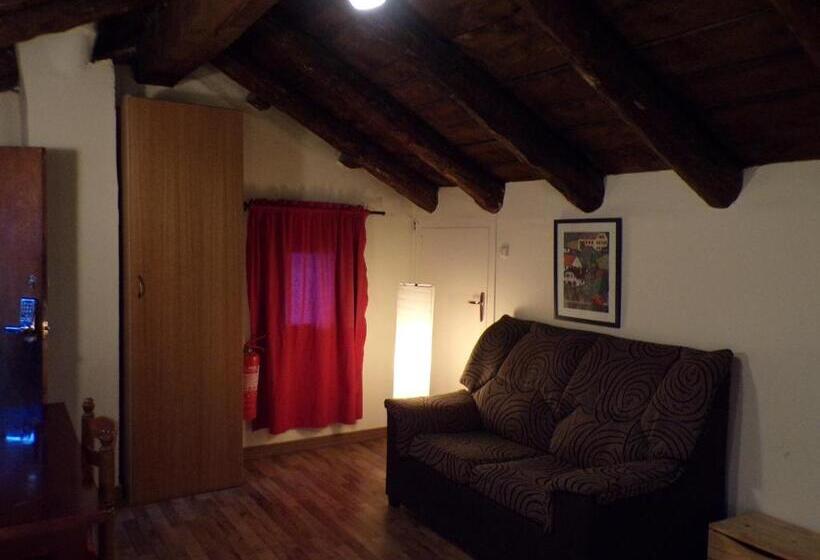 سوییت جونیور, Roc De St Miquel & Apartment