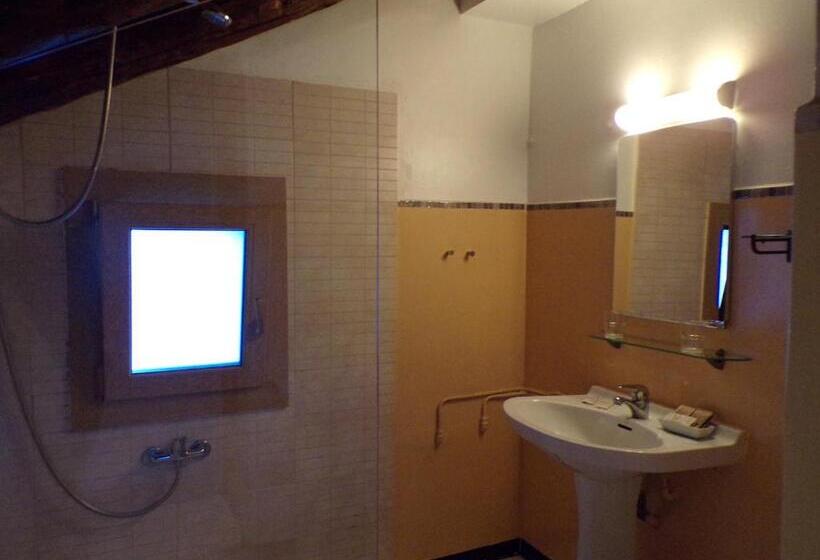 سوییت جونیور, Roc De St Miquel & Apartment