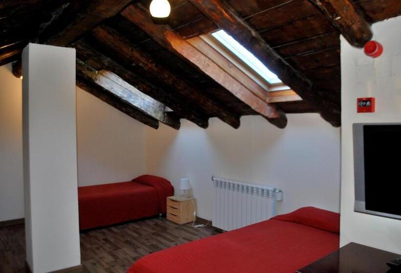 سوییت جونیور, Roc De St Miquel & Apartment