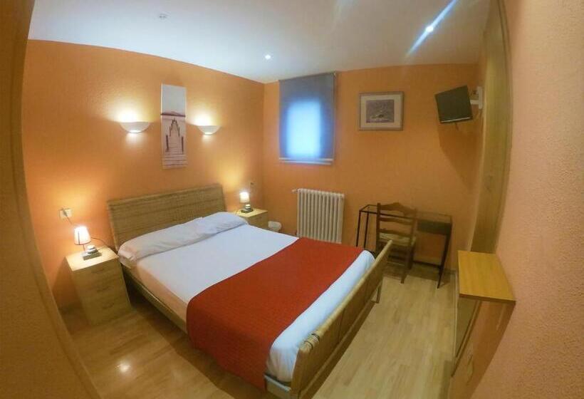 اتاق عادی, Roc De St Miquel & Apartment