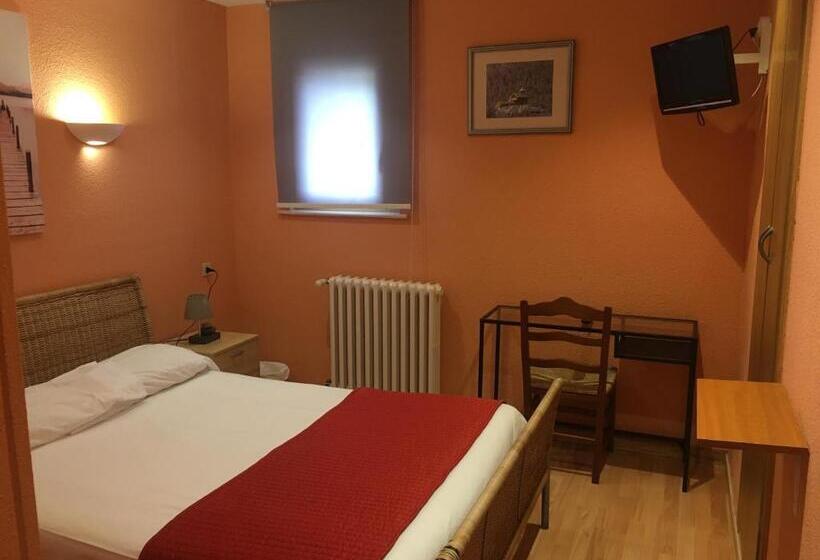 اتاق عادی, Roc De St Miquel & Apartment