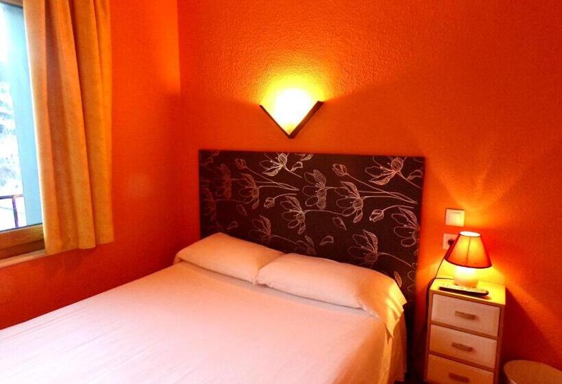 اتاق عادی, Roc De St Miquel & Apartment