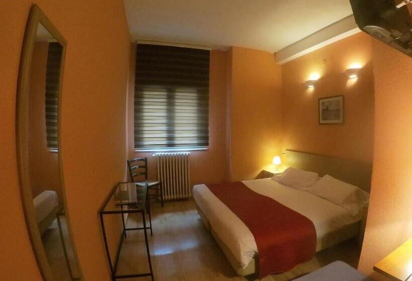 اتاق استاندارد, Roc De St Miquel & Apartment