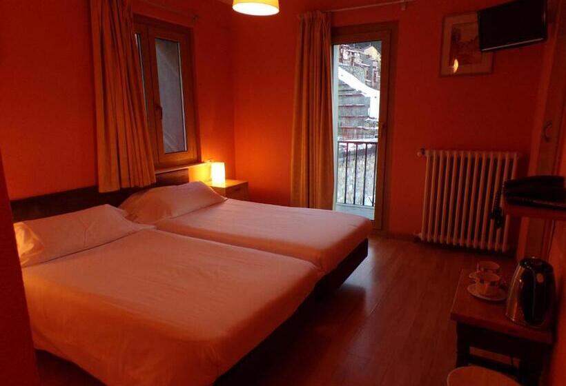 اتاق استاندارد, Roc De St Miquel & Apartment