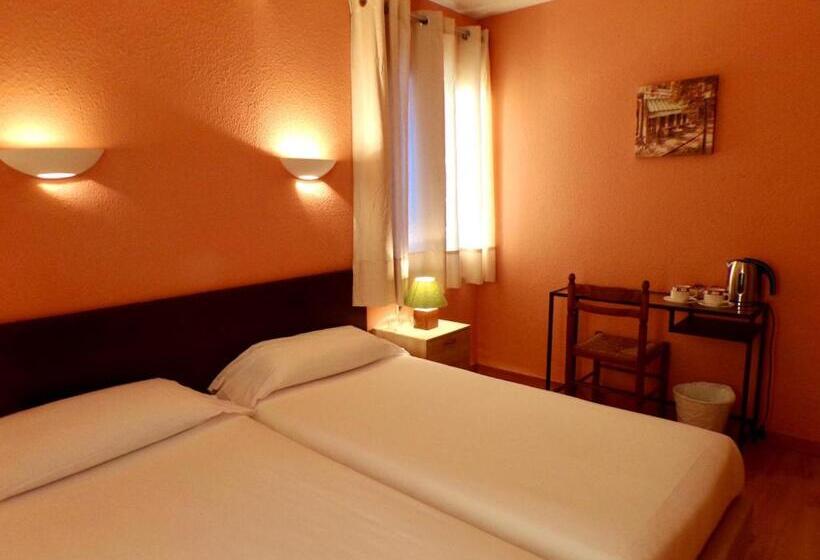 اتاق راحتی سه تخته, Roc De St Miquel & Apartment