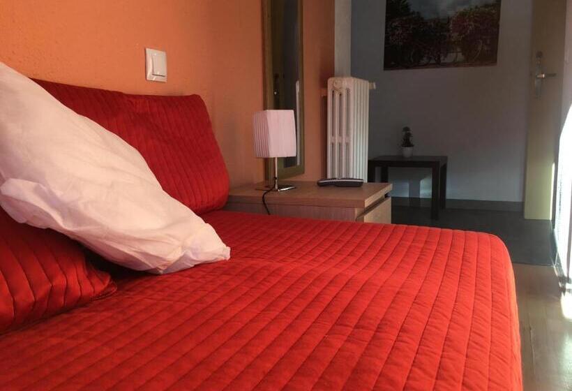 اتاق راحتی سه تخته, Roc De St Miquel & Apartment