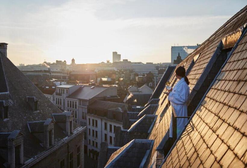 سوئیت رویال, Rocco Forte Hotel Amigo