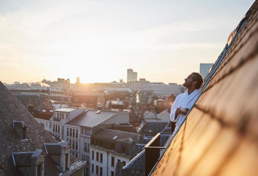 سوئیت رویال, Rocco Forte Hotel Amigo