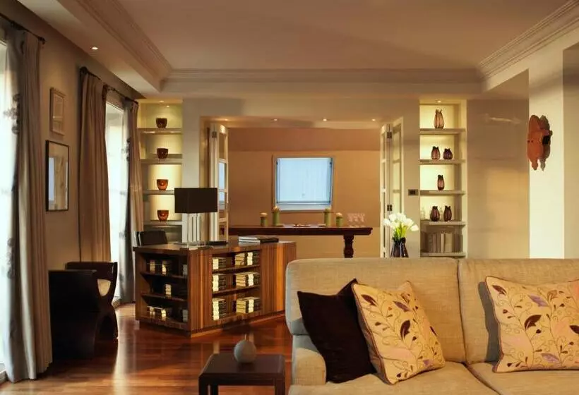 سوئیت رویال, Rocco Forte Hotel Amigo