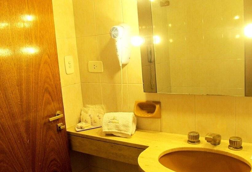 اتاق استاندارد چهار تخته, Sheltown