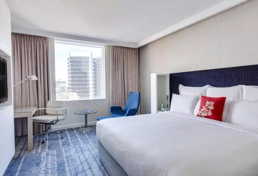 اتاق دلوکس با تخت کینگ و چشم‌انداز شهر, Sydney Harbour Marriott Hotel At Circular Quay