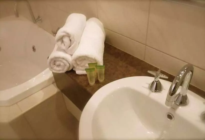 اتاق استاندارد با تخت بزرگ, The Wyndhamere Motel Shepparton