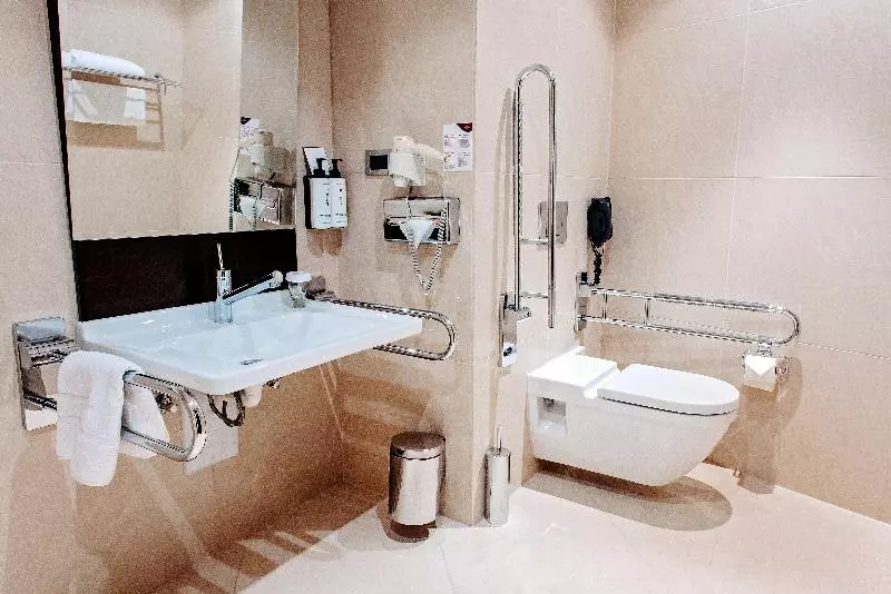 身障者適用スタンダードルーム, Crowne Plaza Bratislava, An Ihg