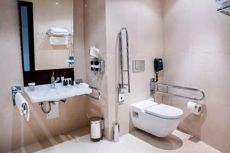 身障者適用スタンダードルーム, Crowne Plaza Bratislava, An Ihg