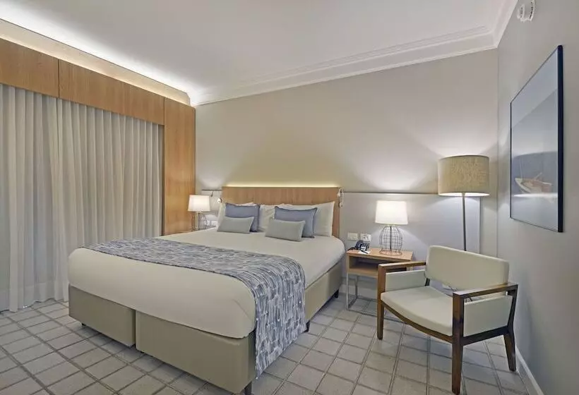 Quarto deluxe, Deville Prime Salvador