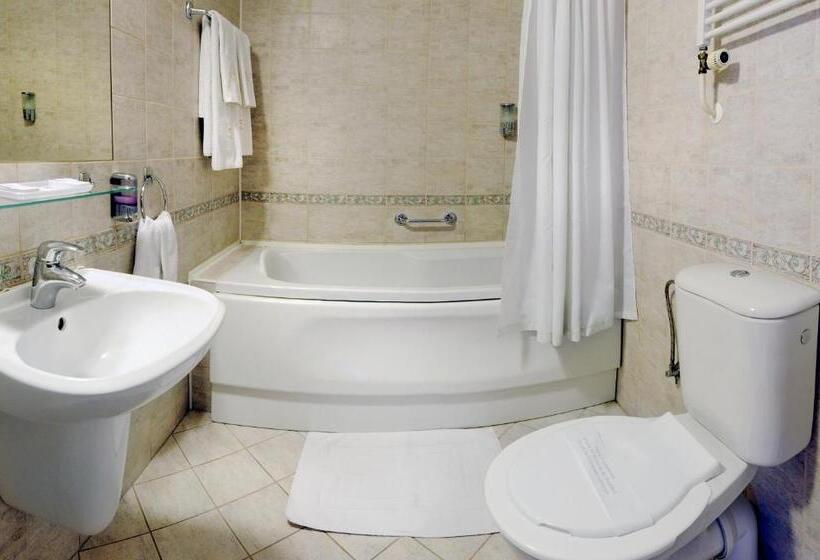 غرفة قياسية فردية, Dukla