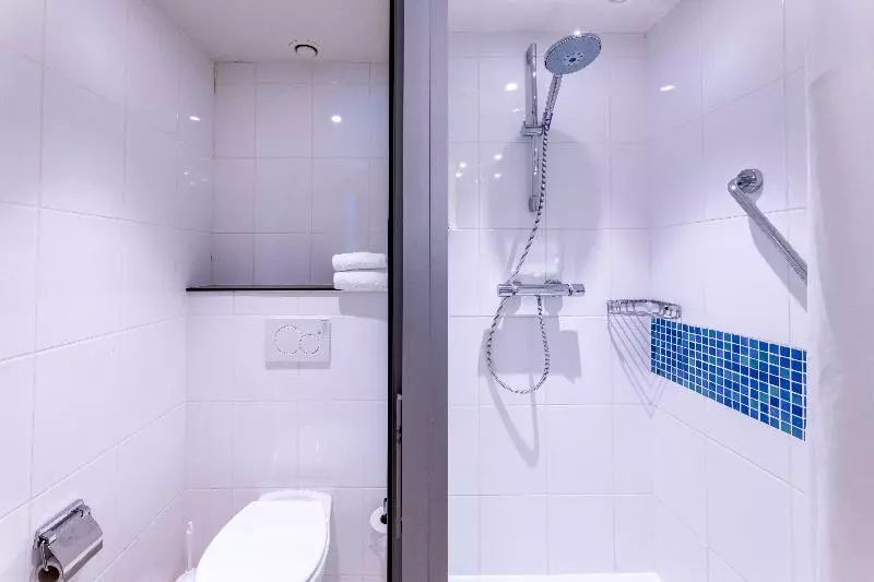 キングサイズベッドのスタンダードルーム, Holiday Inn Express & Suites Ghent By Ihg
