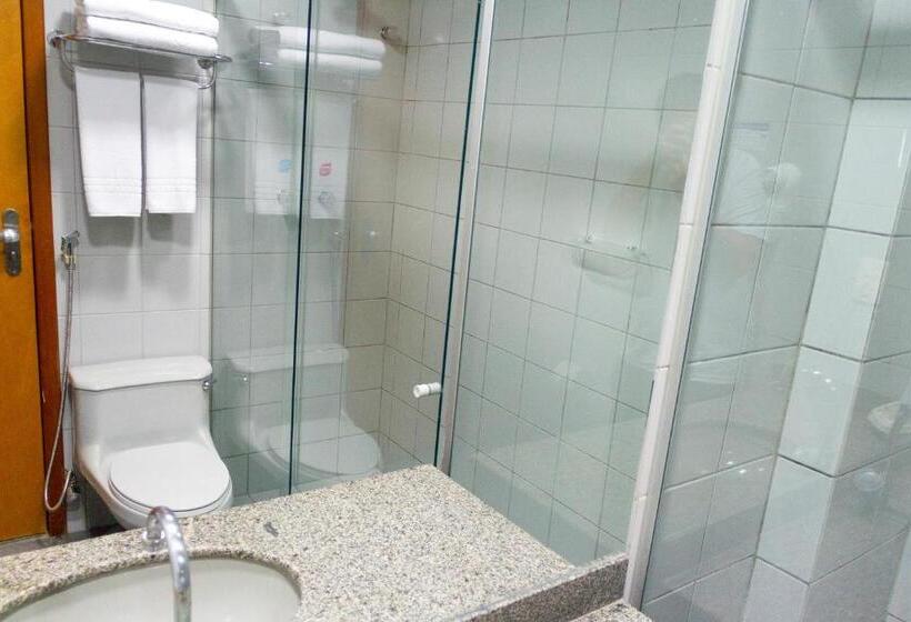 スタンダードトリプルルーム, Oft San Conrado