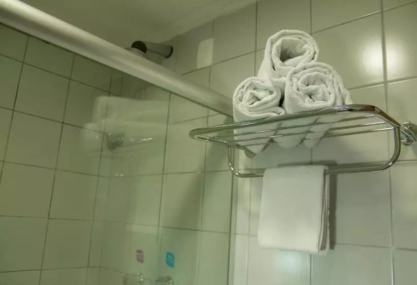 Standard Neljän Hengen Huone, Oft San Conrado