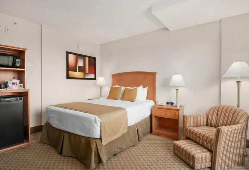 חדר דלוקס, Ramada By Wyndham Edmonton South