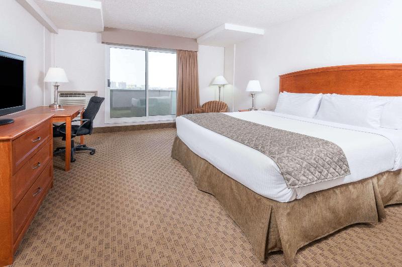 חדר דלוקס, Ramada By Wyndham Edmonton South