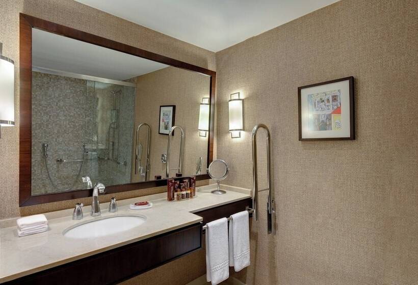 غرفة قياسية سرير مزدوج إطلالة جانبية على البحر, Sheraton Grand Rio Hotel & Resort