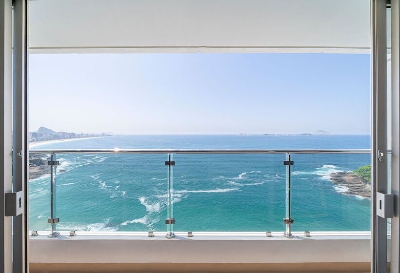 غرفة قياسية سرير مزدوج إطلالة جانبية على البحر, Sheraton Grand Rio Hotel & Resort