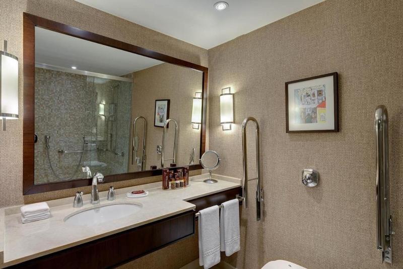 غرفة قياسية مطلّة علي البحر, Sheraton Grand Rio Hotel & Resort