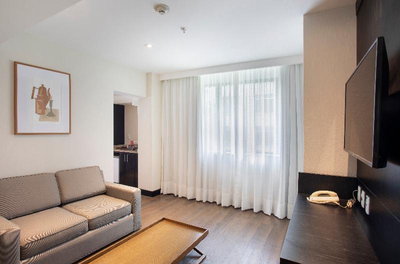 غرفة قياسية مطلّة علي البحر, Sheraton Grand Rio Hotel & Resort