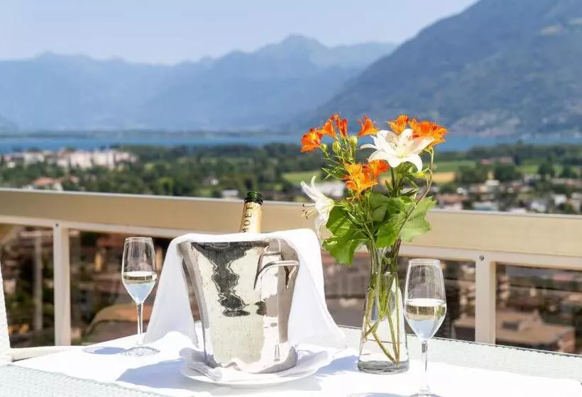 اتاق لوکس با چشم‌انداز دریاچه, Ascona