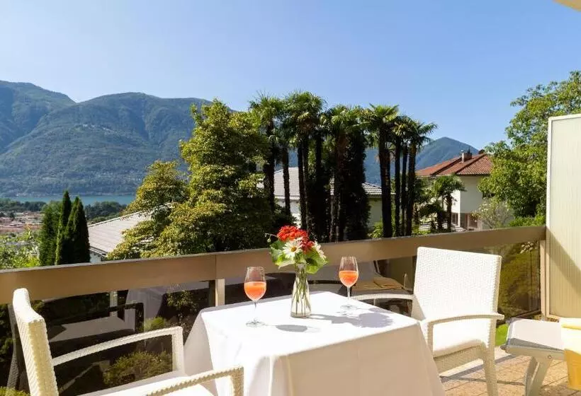 Superior room with lake view, Ascona