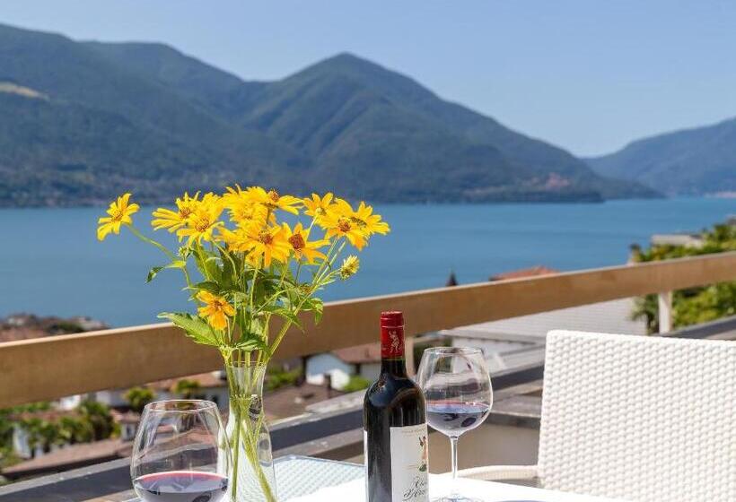 Superior room with lake view, Ascona